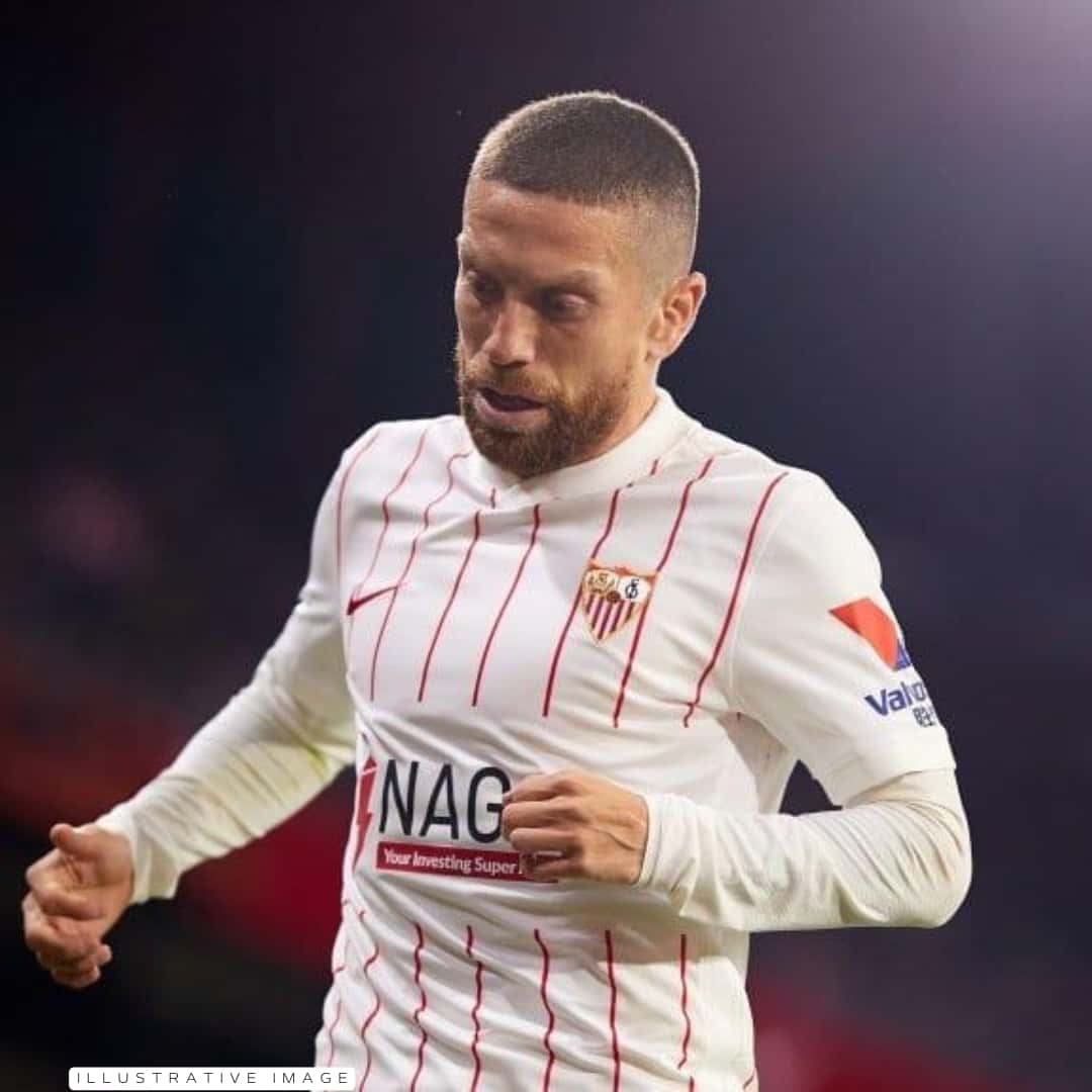 Alejandro Gómez – Sevilla – MATCH WORN JERSEY – LPF 2022/23 – P. ALVAREZ COLLECTION - Imagen 21