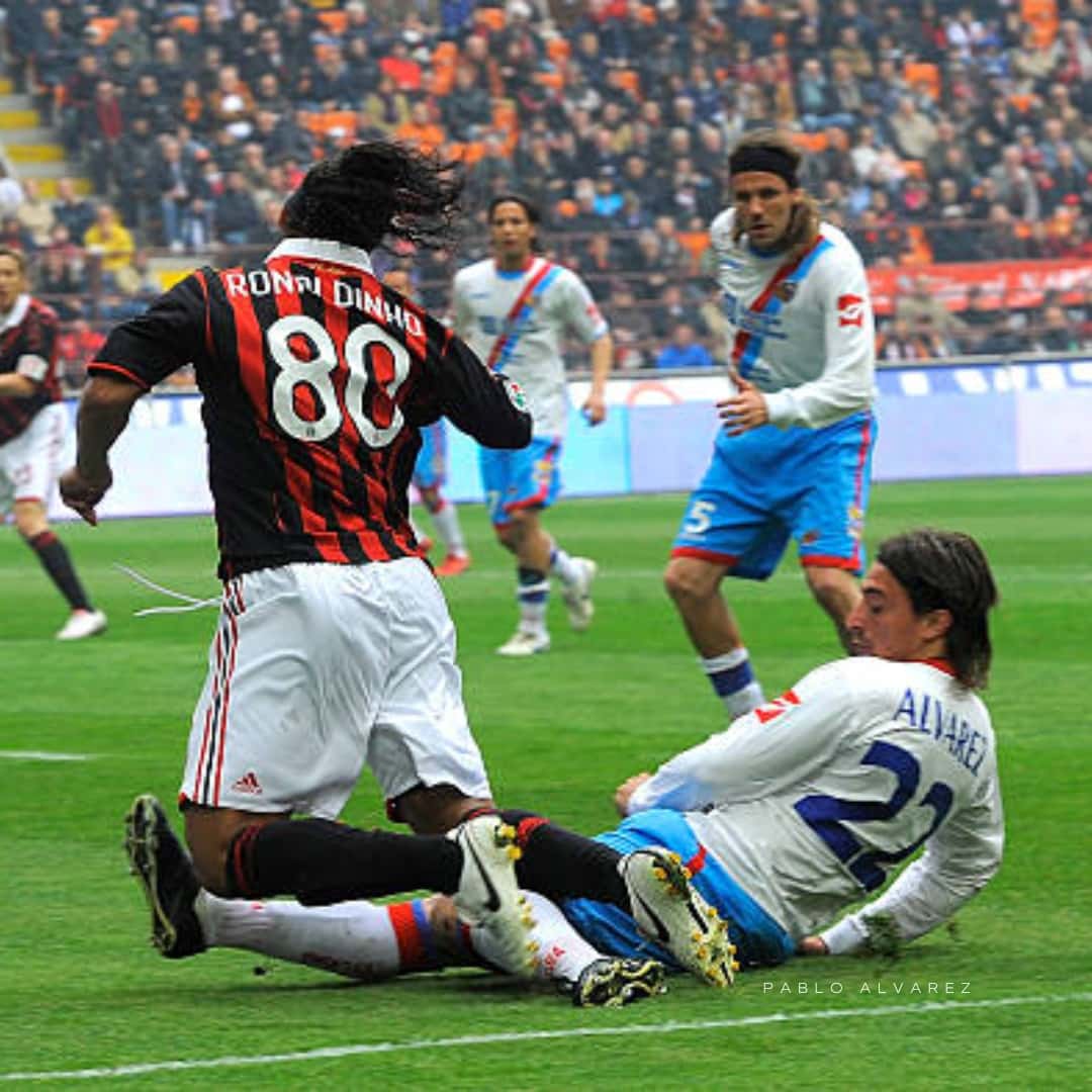 Ronaldinho – AC Milan – Serie A 2009/10 – MATCH WORN JERSEY – P. ALVAREZ COLLECTION - Imagen 29