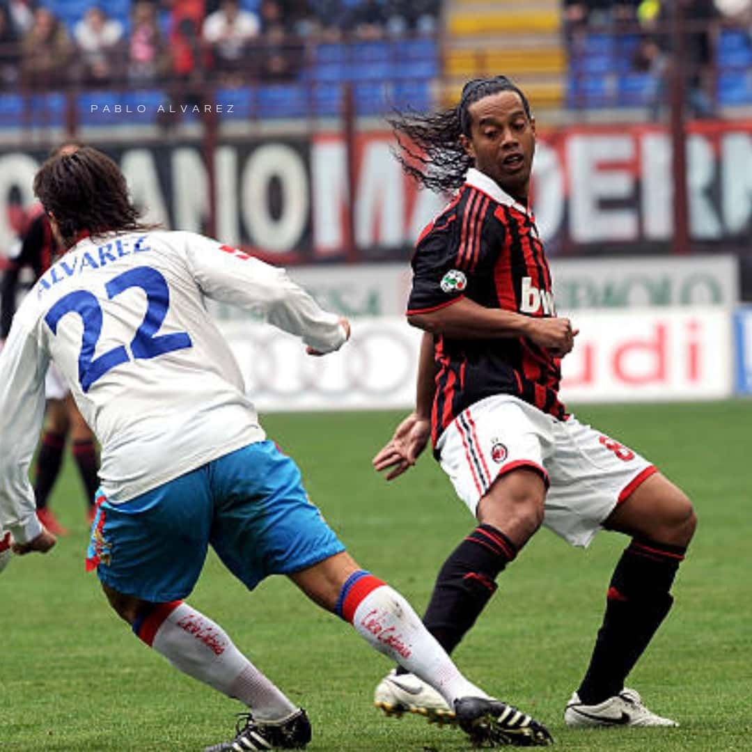 Ronaldinho – AC Milan – Serie A 2009/10 – MATCH WORN JERSEY – P. ALVAREZ COLLECTION - Imagen 27