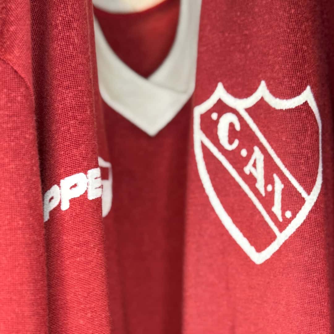 Ricardo Bochini – Independiente – Copa Libertadores 1984 – Semifinal IDA – MATCH WORN JERSEY - Imagen 6