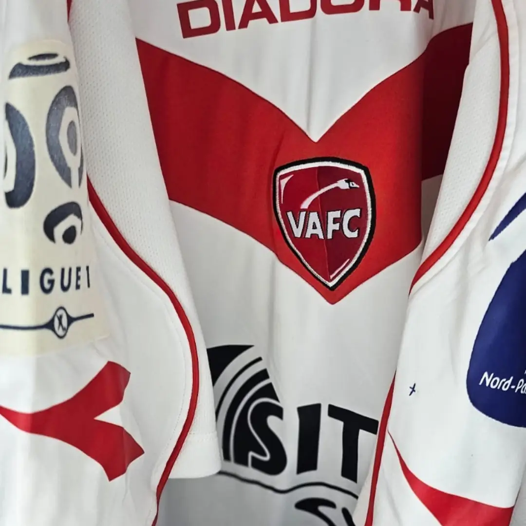 Carlos Sánchez – Valenciennes F.C. – Ligue 1 – MATCH WORN JERSEY – JUAN ELUCHANS COLLECTION - Imagen 6