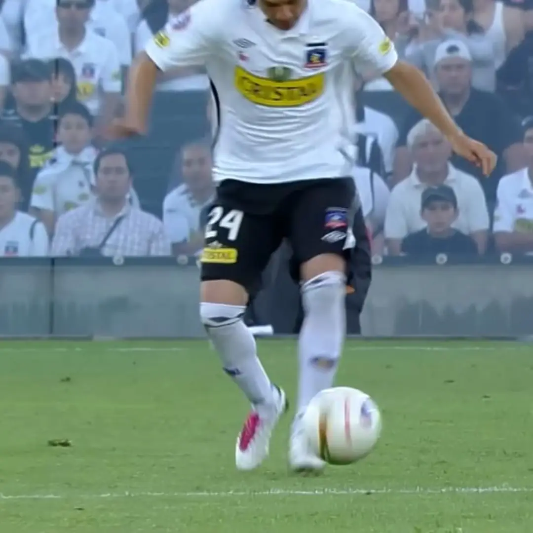 Lucas Wilchez – Colo Colo – Campeonato Nacional 2010 – MATCH WORN JERSEY – JUAN ELUCHANS COLLECTION - Imagen 10