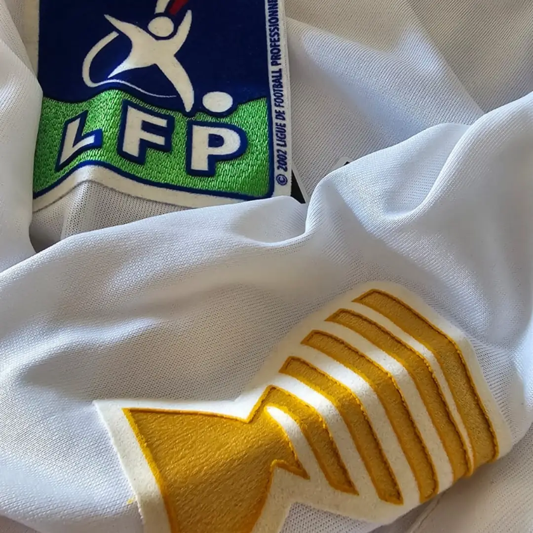 Nadir Belhadj – Lyon – Coupe de la Ligue 2007/08- MATCH WORN JERSEY – JUAN ELUCHANS COLLECTION - Imagen 15