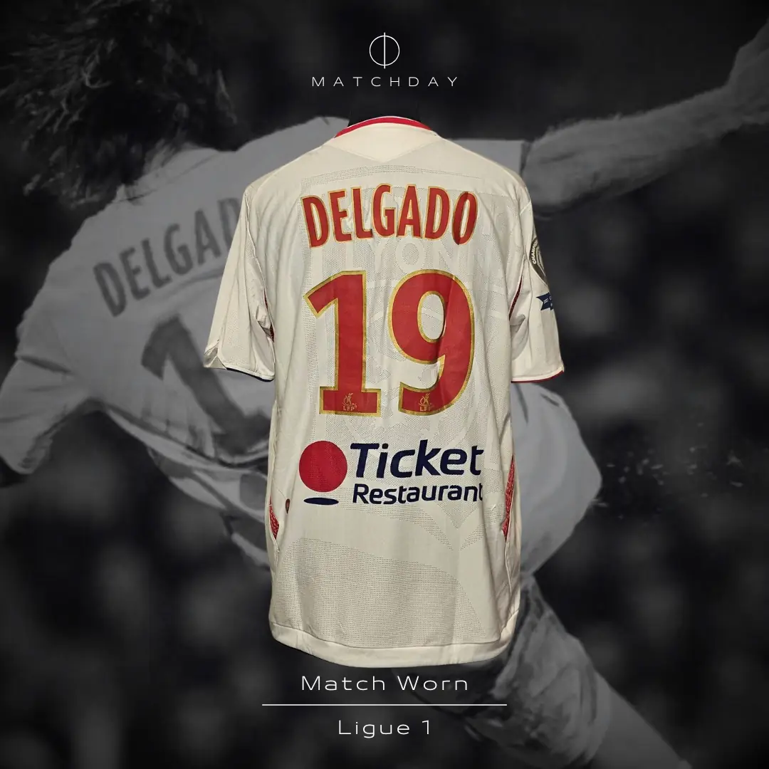 César Delgado – Lyon – Ligue 1 – MATCH WORN IN BENCH JERSEY – JUAN ELUCHANS COLLECTION - Imagen 3