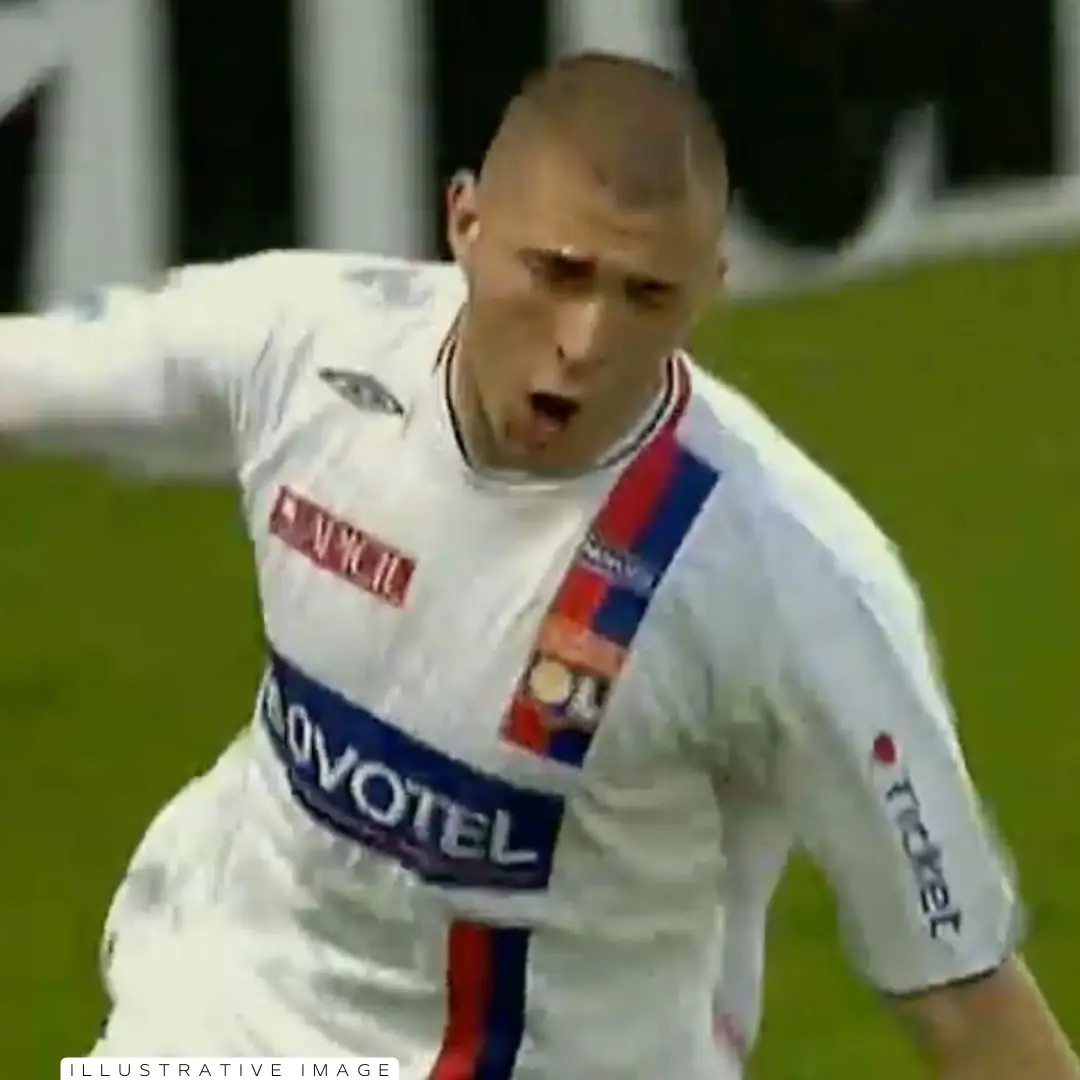 César Delgado – Lyon – Ligue 1 – MATCH WORN IN BENCH JERSEY – JUAN ELUCHANS COLLECTION - Imagen 10