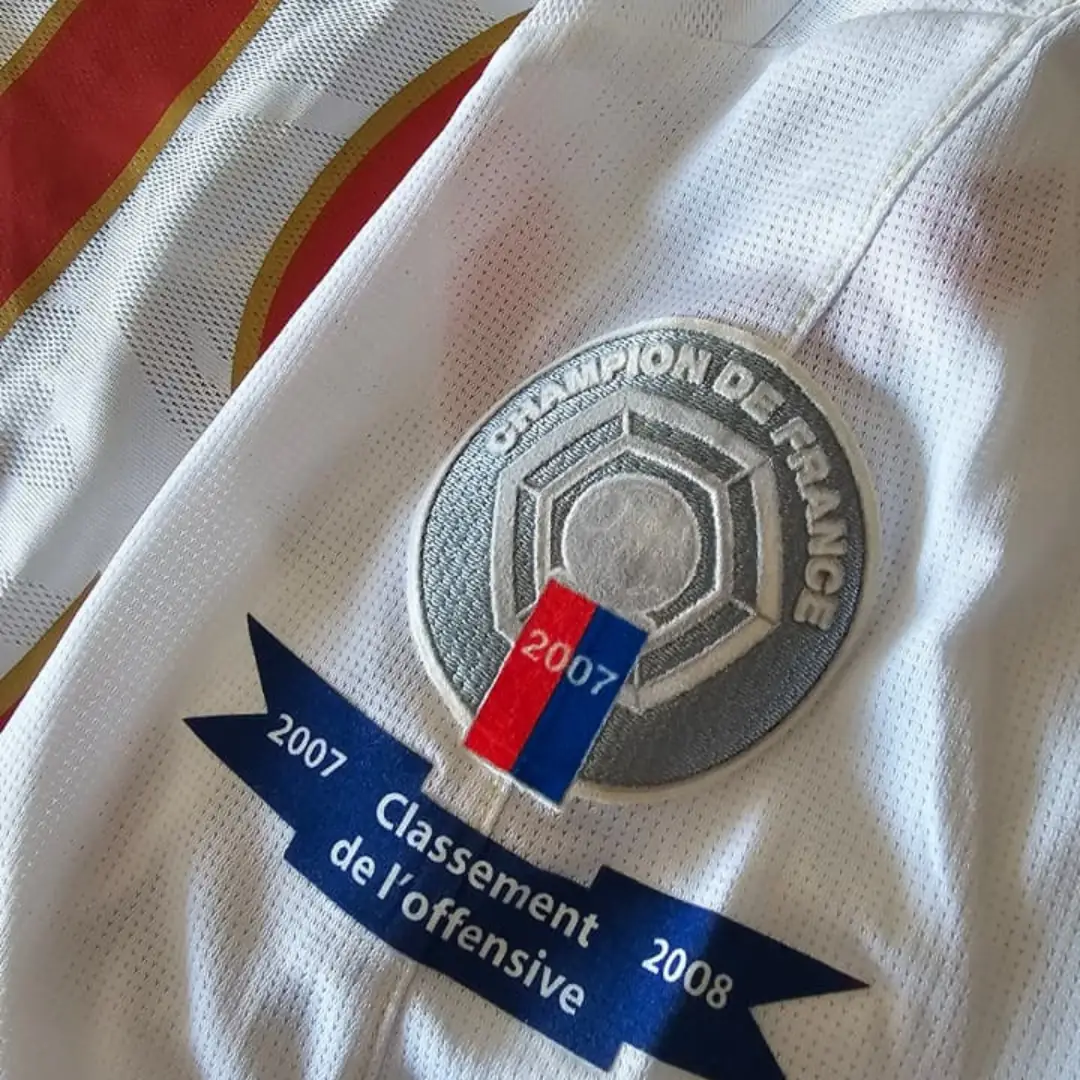 César Delgado – Lyon – Ligue 1 – MATCH WORN IN BENCH JERSEY – JUAN ELUCHANS COLLECTION - Imagen 16