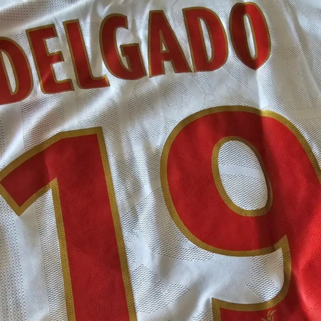 César Delgado – Lyon – Ligue 1 – MATCH WORN IN BENCH JERSEY – JUAN ELUCHANS COLLECTION - Imagen 18