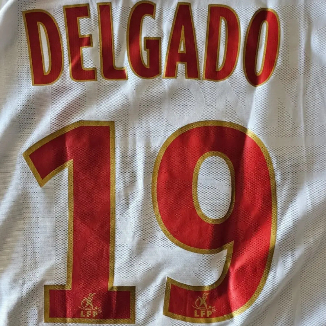 César Delgado – Lyon – Ligue 1 – MATCH WORN IN BENCH JERSEY – JUAN ELUCHANS COLLECTION - Imagen 21
