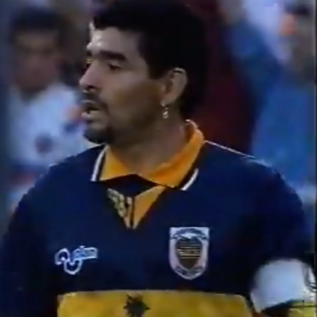 Diego Maradona – Boca Jrs. – Torneo Apertura 1995 – MATCH WORN JERSEY - Imagen 14