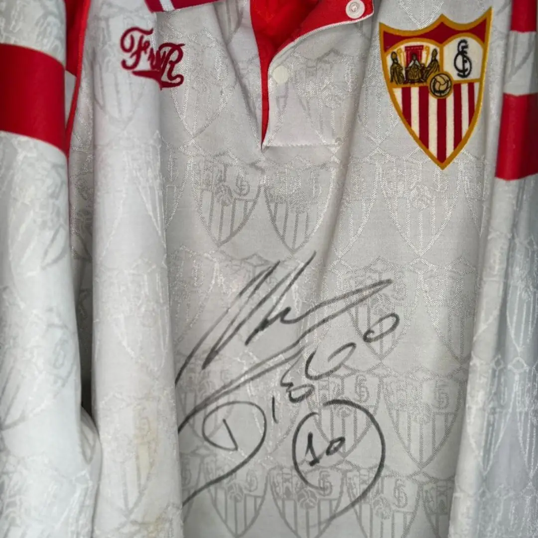 Diego Maradona – Sevilla F.C. – Primera División 1992/93 – MATCH WORN & SIGNED JERSEY – CARLOS DIBOS COLLECTION - Imagen 6