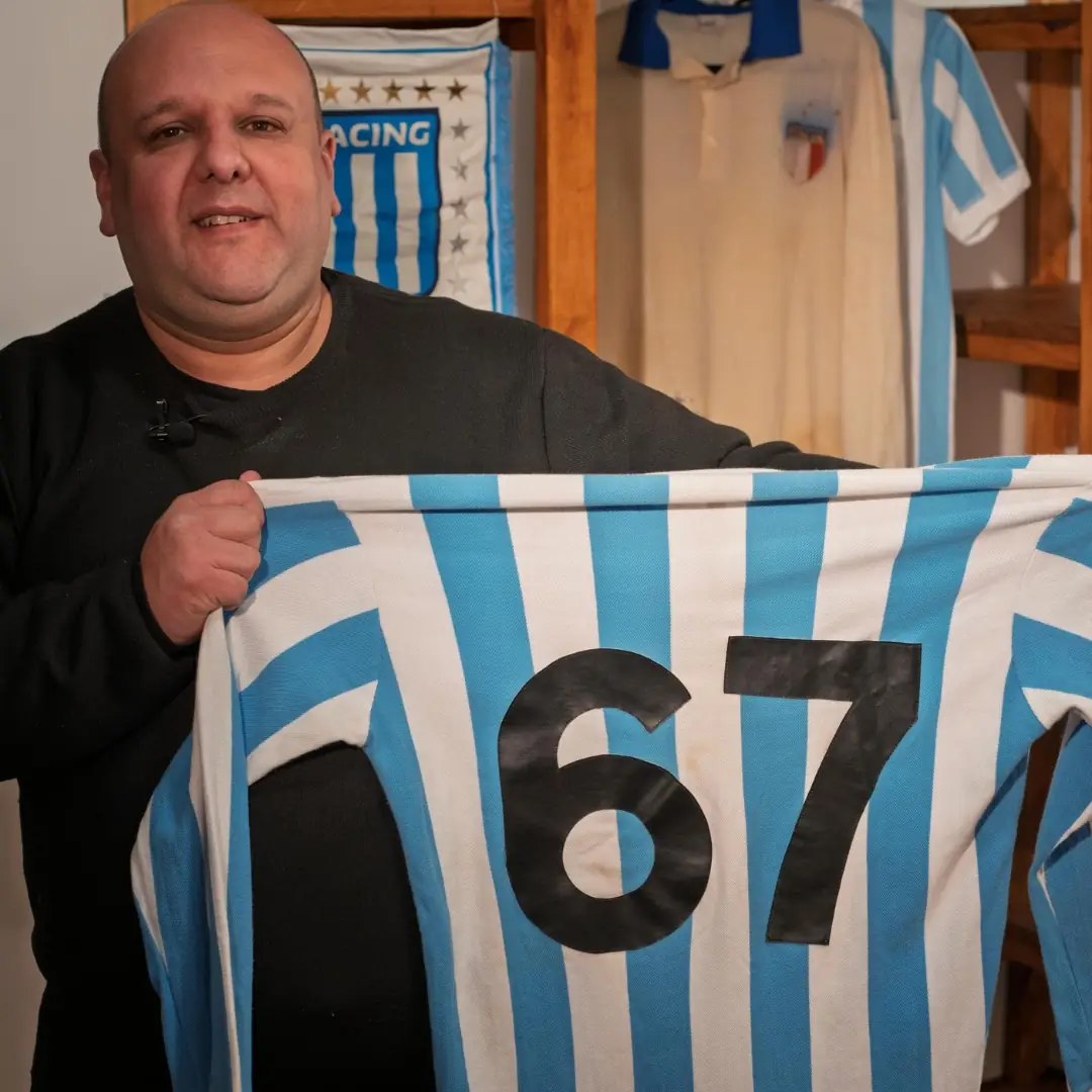 Humberto Maschio – Racing Club – Protocol Jersey + Honorary membership credencial – HUMBERTO MASCHIO’S COLLECTION - Imagen 9